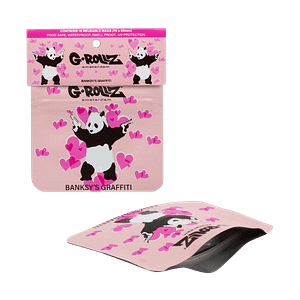 10 sachets imperméables aux odeurs de 70x60mm avec un dessin d'un panda tirant au pistolet.